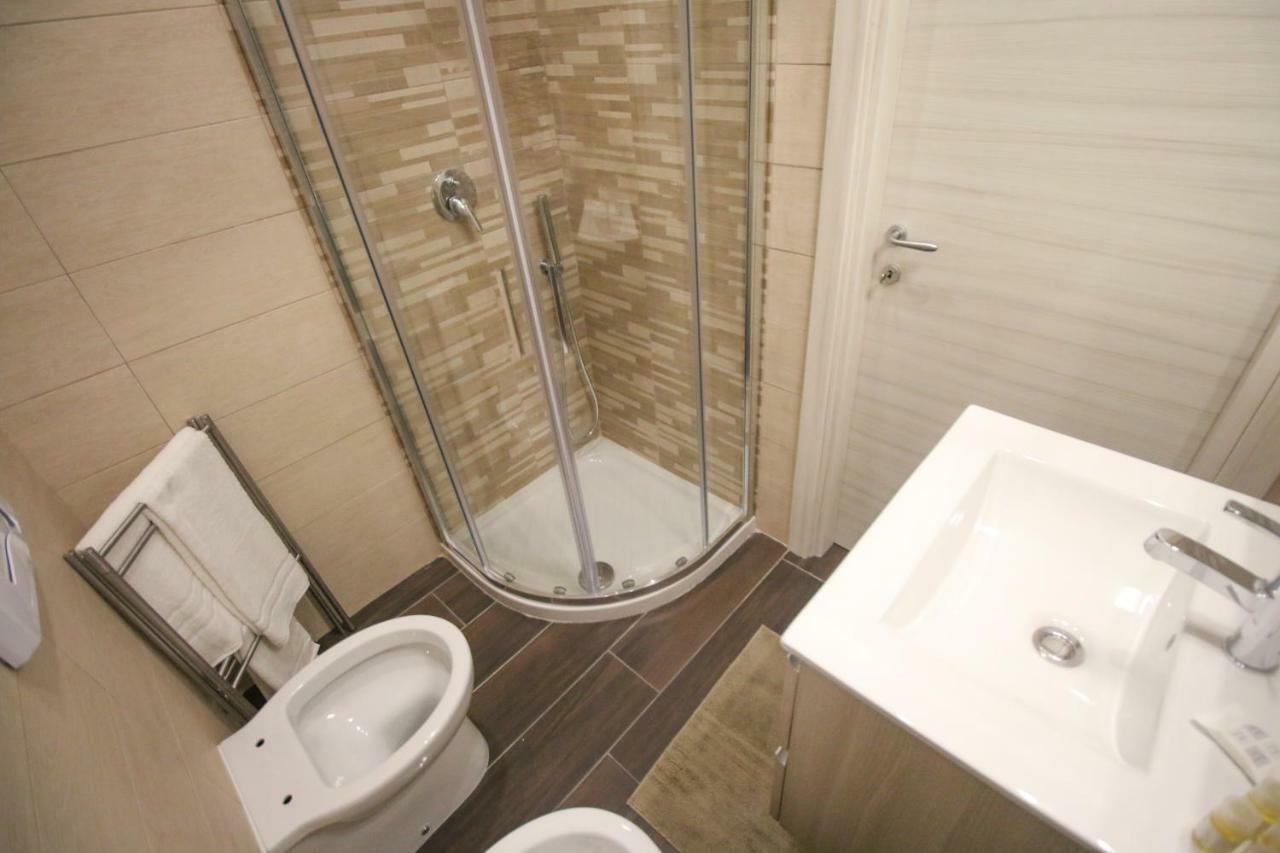 B&B Pisadog Napoli Eksteriør bilde